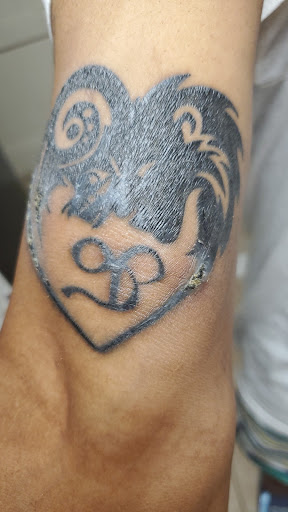 Tattoo Shop «Lark Tattoo», reviews and photos, 1610 Old Country Rd, Westbury, NY 11590, USA