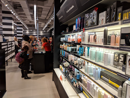SEPHORA Montreal Ste Catherine (Curbside Pickup Available)