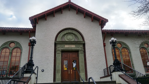 Used Book Store «Title Wave Used Bookstore», reviews and photos, 216 NE Knott St, Portland, OR 97212, USA