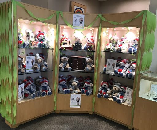 Jewelry Store «Jared The Galleria of Jewelry», reviews and photos, 451 W 14 Mile Rd, Madison Heights, MI 48071, USA