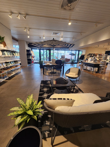 Furniture Store «Crate and Barrel», reviews and photos, 358 San Lorenzo Ave, Coral Gables, FL 33146, USA