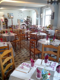 Atmosphère du Restaurant français La Bonne Auberge à Cahuzac-sur-Vère - n°1