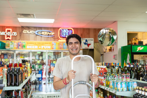 Liquor Store «R & H Liquor Stores», reviews and photos, 1662 TX-337 Loop, New Braunfels, TX 78130, USA