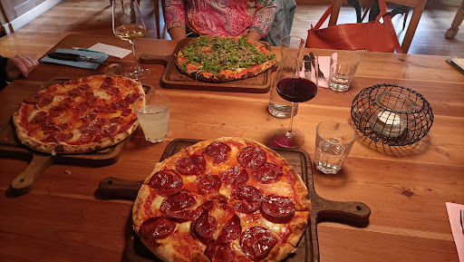 GAMS 1648 - Vinothek, Pizza, Cafe & Blumen en Bezau