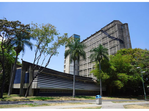Facultad de Arquitectura y Urbanismo - UCV