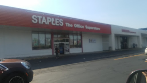 Staples Connect