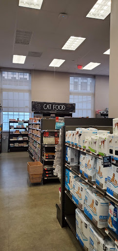 Pet Supply Store «Unleashed by Petco», reviews and photos, 8412 Georgia Ave, Silver Spring, MD 20910, USA