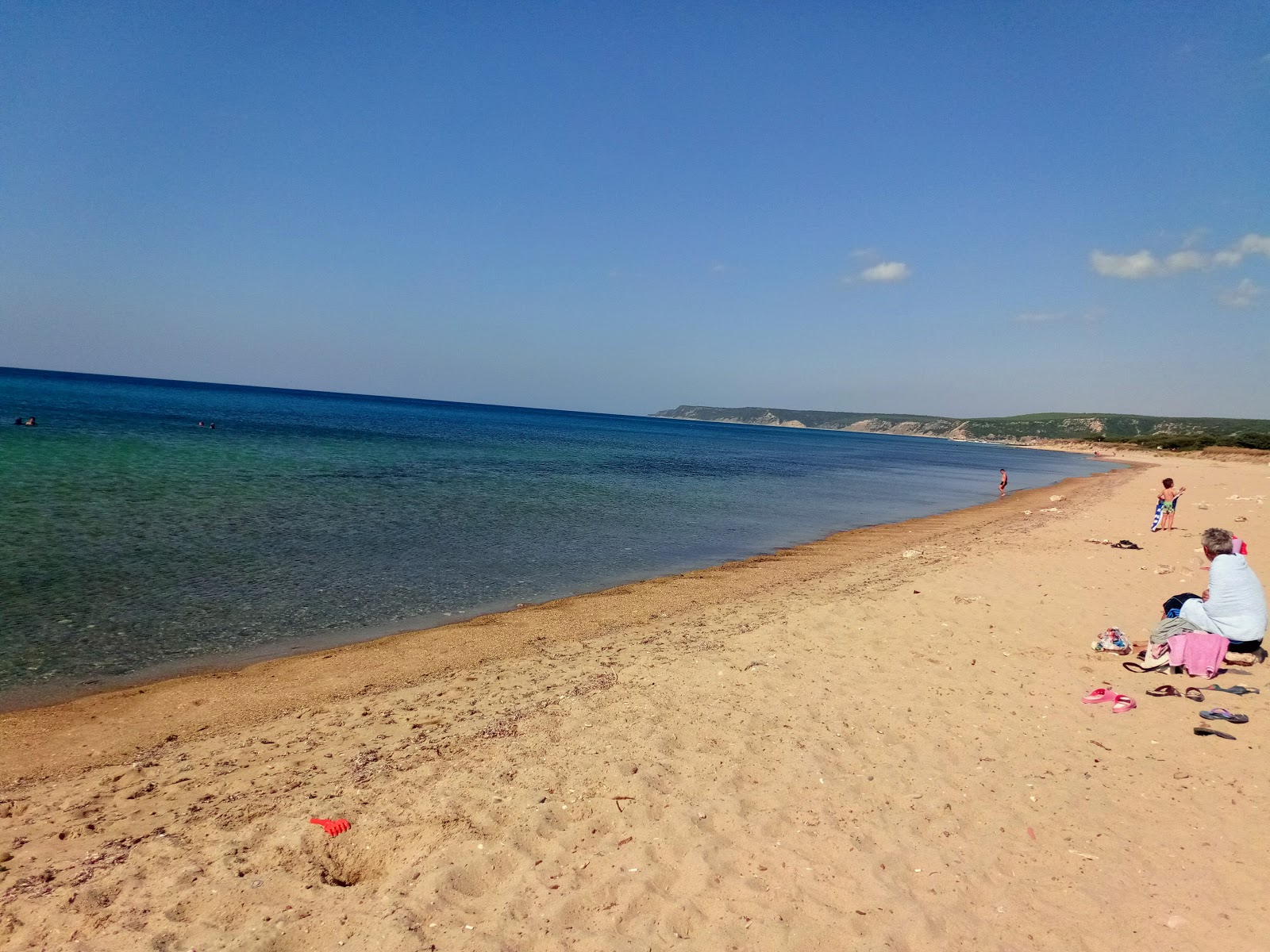 Photo de Altunhan beach II avec rivage droit, long