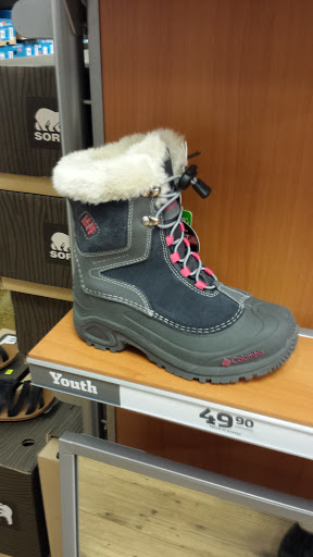 Sportswear Store «Columbia Sportswear Outlet», reviews and photos, 3 Monroe Pkwy, Lake Oswego, OR 97035, USA