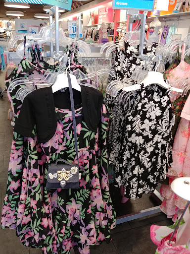 Shopping Mall «Vernon Hills Shopping Center», reviews and photos, 700 White Plains Post Road, Eastchester, NY 10709, USA