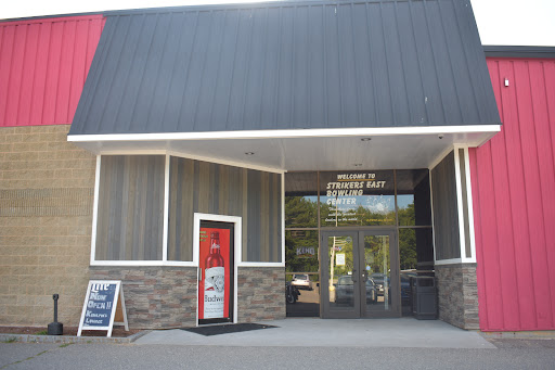Bowling Alley «Strikers East Bowling Center & Function Room», reviews and photos, 4 Essex Rd, Raymond, NH 03077, USA