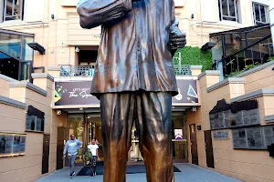 Nelson Mandela Statue image