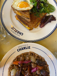 Photo n°59 de Brasserie Charlie à Neuilly-sur-Seine ()