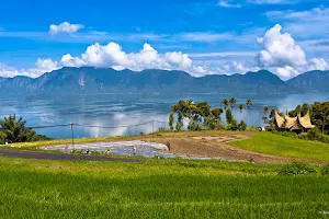 Lake Maninjau image