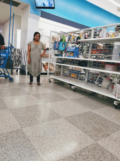 Clothing Store «Ross Dress for Less», reviews and photos, 249 Deane Dr, Rockford, IL 61107, USA