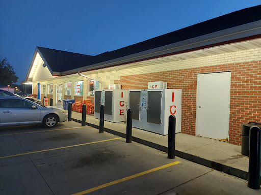 Convenience Store «Kwik Trip #693», reviews and photos, 217 Elm St, Farmington, MN 55024, USA