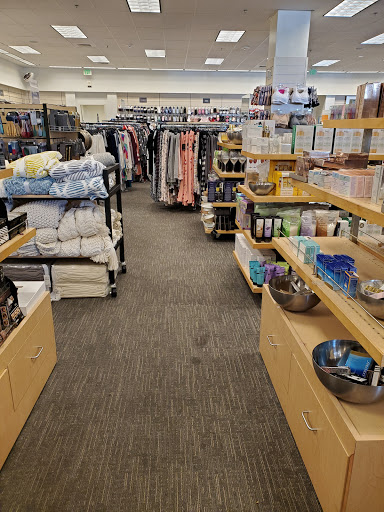 Department Store «Nordstrom Rack», reviews and photos, 3363 E Foothill Blvd, Pasadena, CA 91107, USA