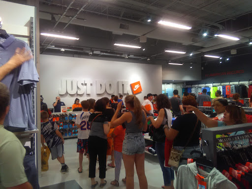 Clothing Store «Nike Factory Store», reviews and photos, 4760 Baldwin Rd M125, Auburn Hills, MI 48326, USA