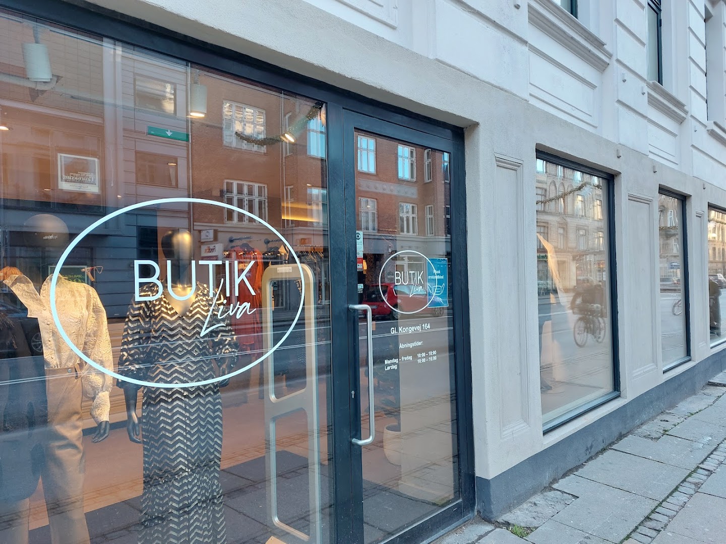 tidsskrift fordomme Motivere Butik Liva - Tøjbutik i Frederiksberg med smart dametøj til modebeviste  kvinder i alle aldre.