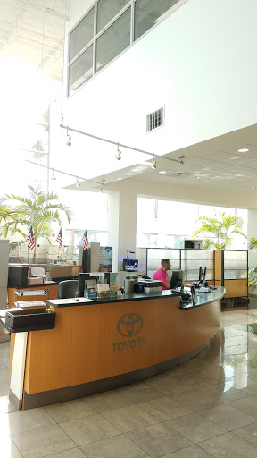 Toyota Dealer «AutoNation Toyota Weston», reviews and photos, 4050 Weston Rd, Davie, FL 33331, USA