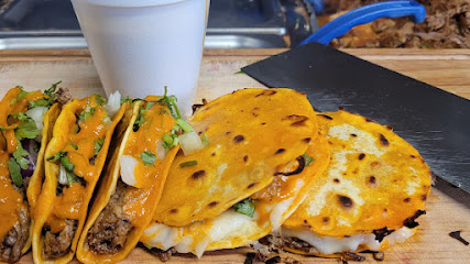 La Cruda (tacos y mariscos) - 1055 W 15th St, Merced, CA 95340