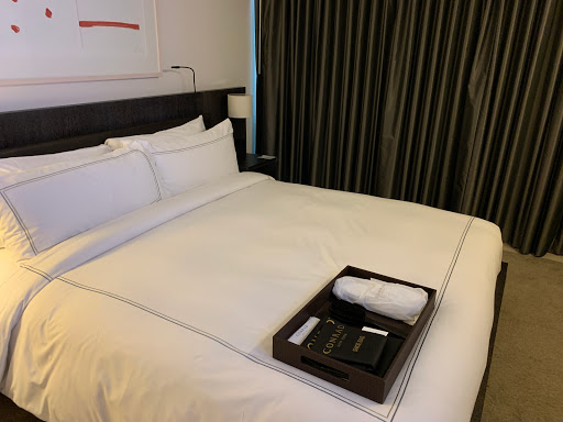 Hotel «Conrad New York», reviews and photos