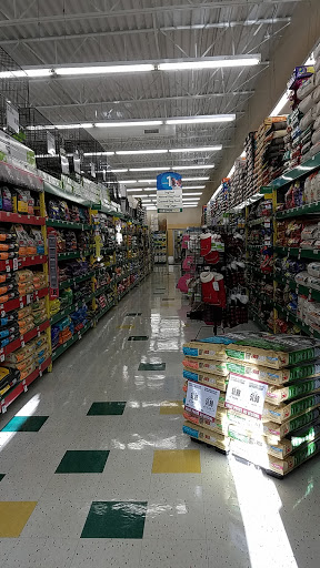Pet Supply Store «Pet Supplies Plus», reviews and photos, 26230 Hoover Rd, Warren, MI 48089, USA