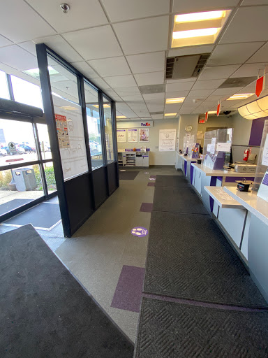 Shipping and Mailing Service «FedEx Ship Center», reviews and photos, 300 Craig Pl, Hillside, IL 60162, USA