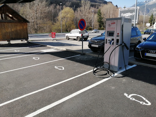 Borne de recharge de véhicules électriques Réseau eborn Station de recharge Briançon