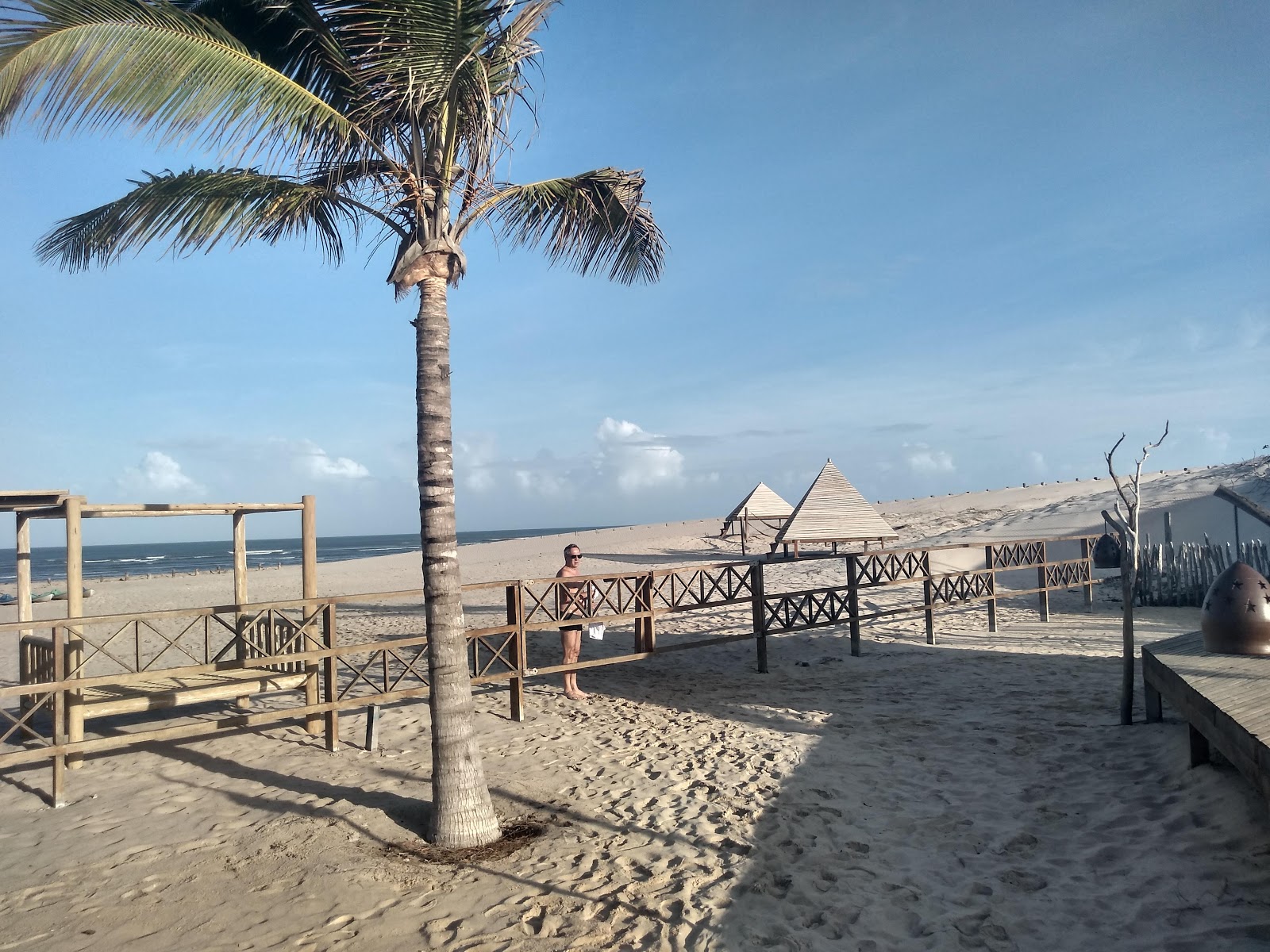 Foto von Praia das Caraubas mit lange, gerade küste