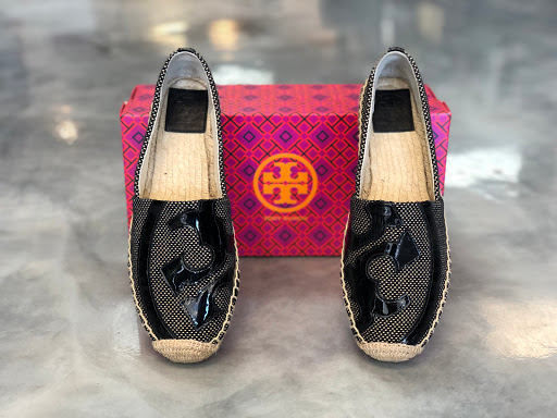 Consignment Shop «SecondHand Savvys», reviews and photos, 210 S Kings Ave, Brandon, FL 33511, USA