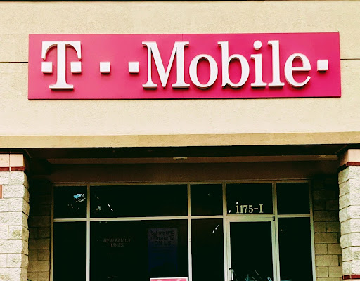 Cell Phone Store «T-Mobile», reviews and photos, 1175 Folly Rd Suite I, Charleston, SC 29412, USA