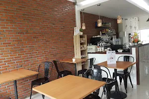 Marscury Cafe' image
