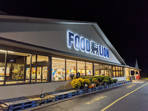 Food Lion, 3555 Tynecastle Hwy, Banner Elk, NC 28604, USA, 