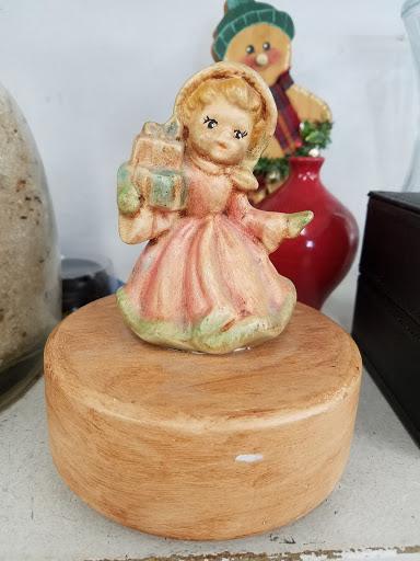 Thrift Store «Simi Thrift Store», reviews and photos, 1492 E Los Angeles Ave, Simi Valley, CA 93065, USA