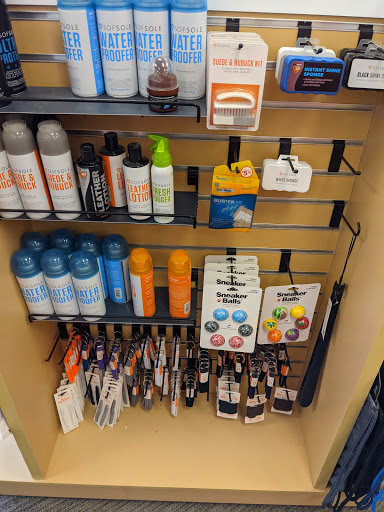 Shoe Store «Famous Footwear», reviews and photos, 1917 Wentzville Pkwy, Wentzville, MO 63385, USA