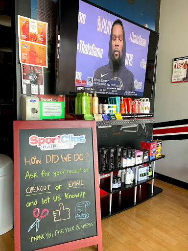 Hair Salon «Sport Clips Haircuts of Town Center at Creekside», reviews and photos, 161 Creekside Way #502, New Braunfels, TX 78130, USA