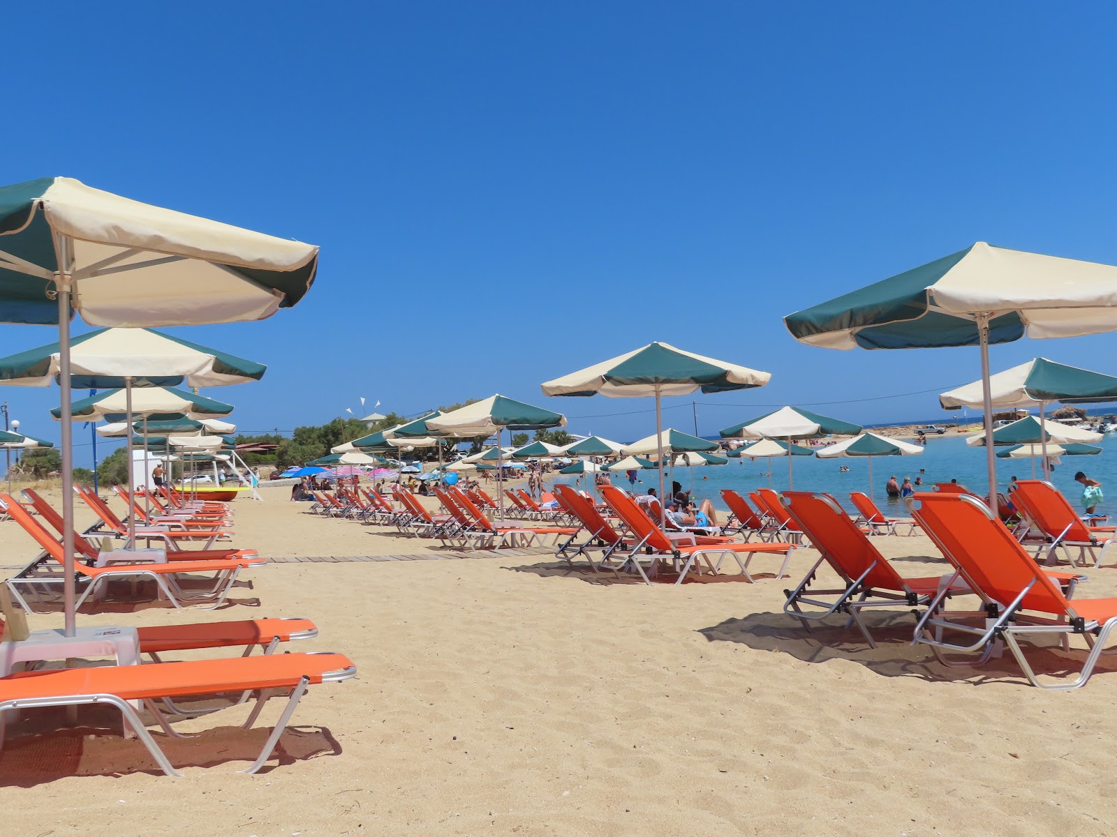 Φωτογραφία του Stavros Beach και το όμορφο τοπίο του