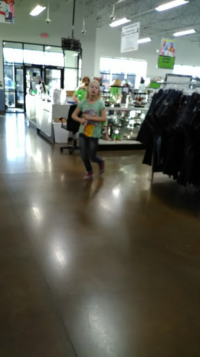 Thrift Store «Goodwill Retail Store of Springfield – Chestnut Crossing», reviews and photos, 425 S Western Ave, Springfield, MO 65802, USA