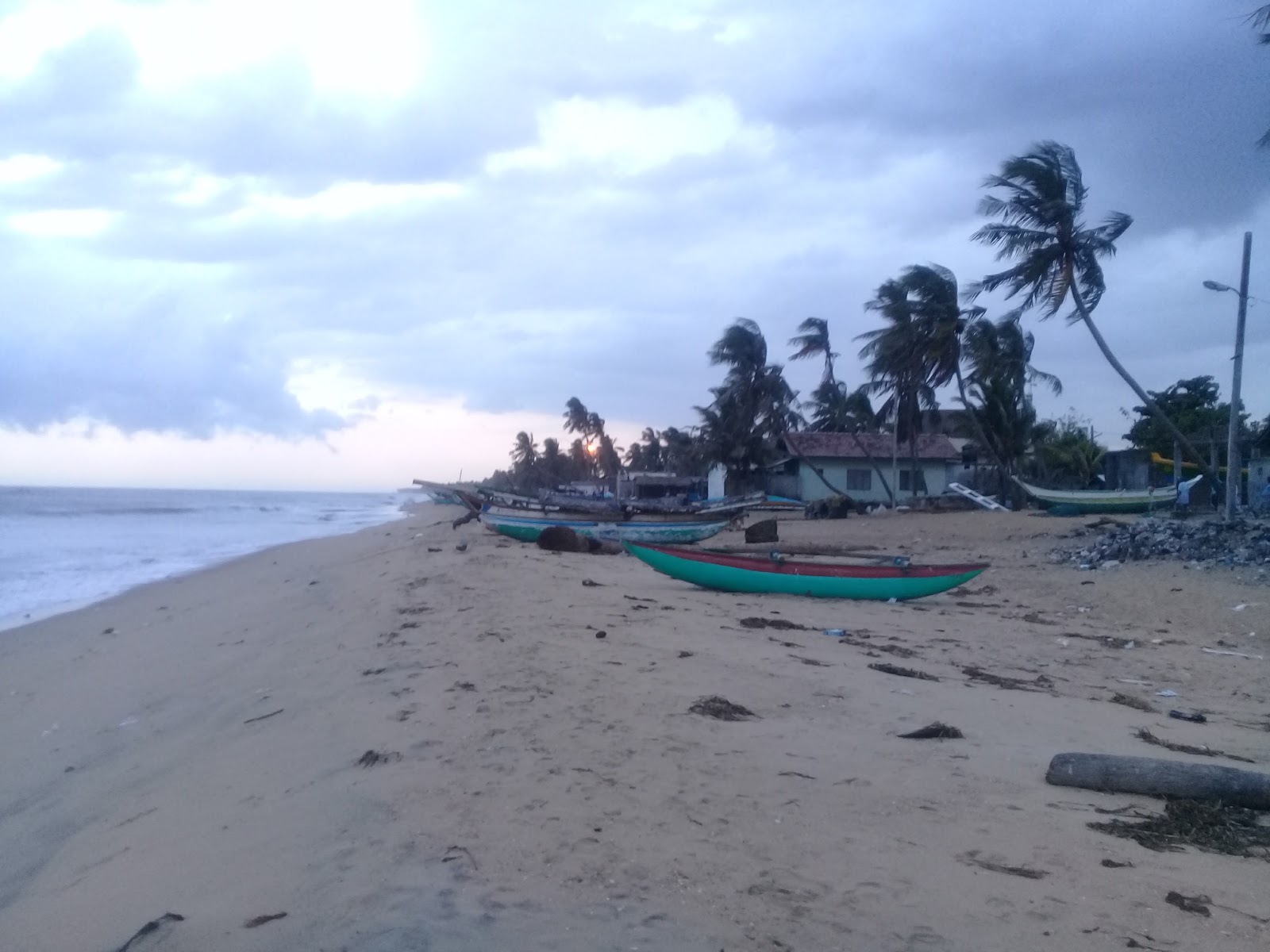 Foto von Sainthamaruthu Beach und die siedlung