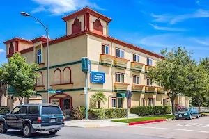 Rodeway Inn & Suites Pasadena image