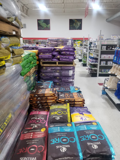 Pet Supply Store «Pet Quarters», reviews and photos, 486 Payne Rd, Scarborough, ME 04074, USA