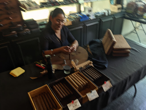 Tobacco Shop «En Fuego Tobacco Shop», reviews and photos, 2083 Summer Lee Dr, Rockwall, TX 75032, USA