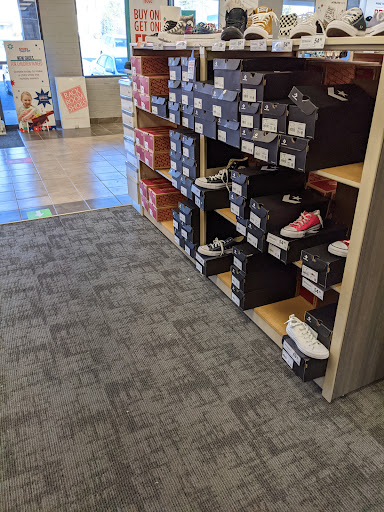 Shoe Store «Rack Room Shoes», reviews and photos, 2809 Battleground Ave, Greensboro, NC 27455, USA