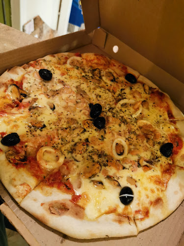Bizzarro Pizza - Metropolitana de Santiago