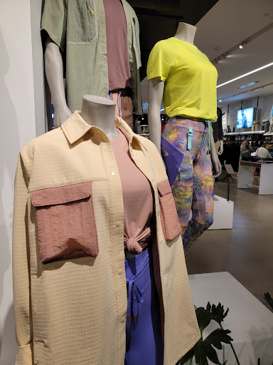 Sportswear Store «lululemon athletica», reviews and photos, 152 South Avenue, Bloomington, MN 55425, USA