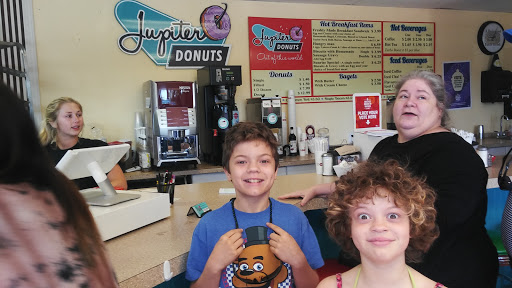 Donut Shop «Jupiter Donut Factory», reviews and photos, 141 Center St, Jupiter, FL 33458, USA