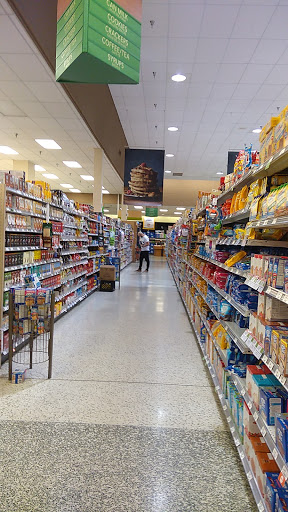 Supermarket «Publix Super Market at Country Club Plaza», reviews and photos, 18496 NW 67th Ave, Hialeah, FL 33015, USA