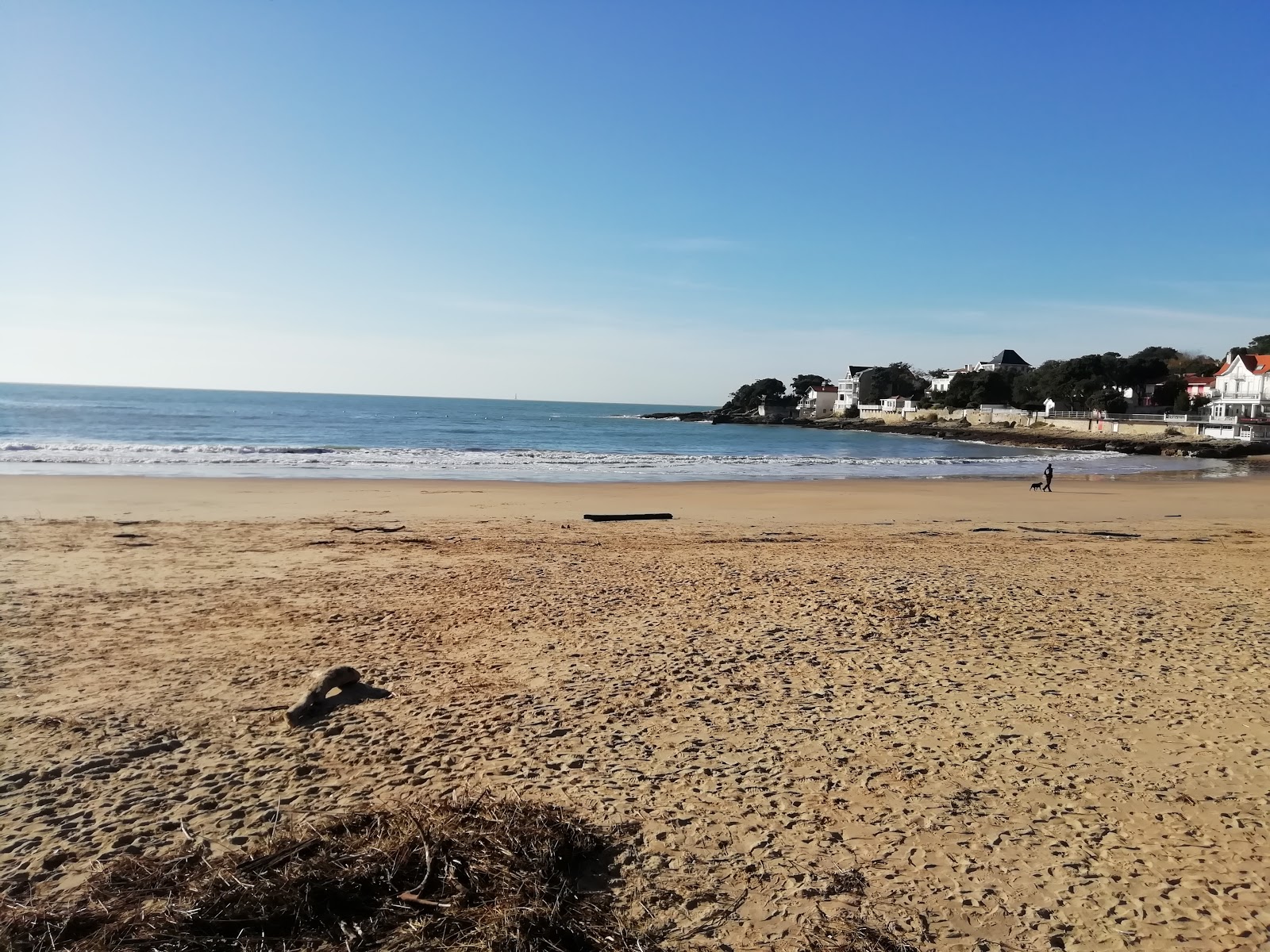 Foto von Plage de Nauzan und die siedlung