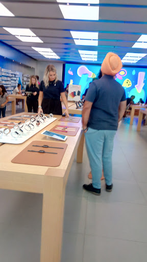 Computer Store «Apple Arden Fair», reviews and photos, 1689 Arden Way, Sacramento, CA 95815, USA